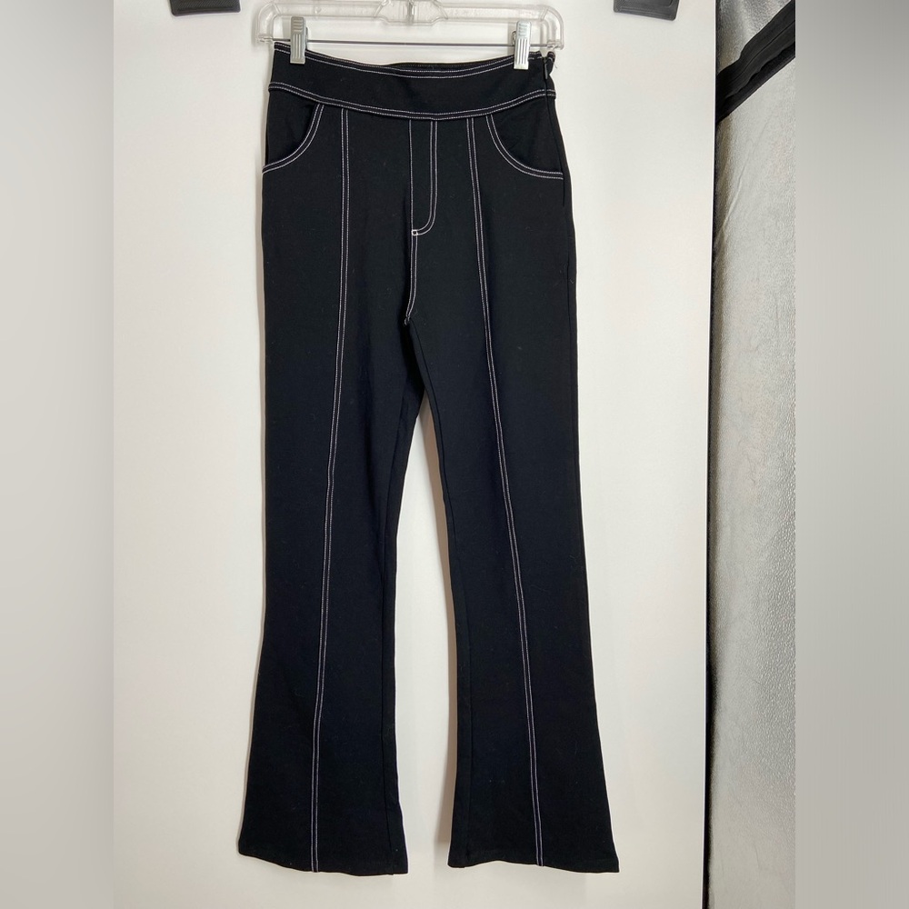 Urban outfitters black pants ,‎ side zip, top stitch, sz S